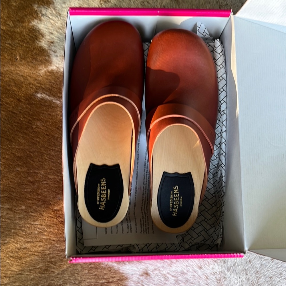 Swedish Hasbeens Vibrant Pink Box